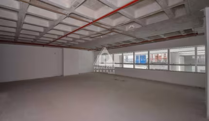 Venda de sala comercial 402, Centro, 133 m2, infraestrutura empresarial.