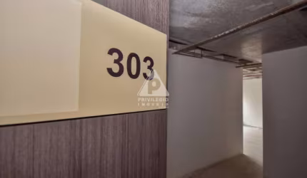 Venda de sala comercial 303, Centro, 200 m², infraestrutura empresarial.