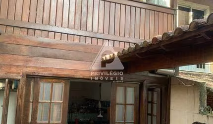 Casa triplex em condomínio, 4 quartos, vaga, Taquara