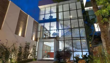 Prédio 3 andares 470 mts banheiros copa salas Barra da Tijuca oportunidade única!