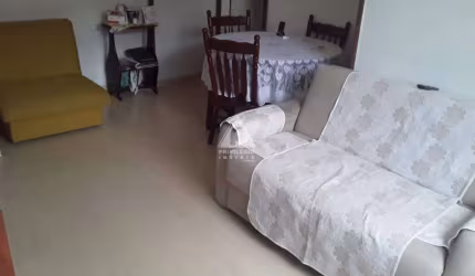 Apartamento de 2 quartos na rua Joaquim Palhares, andar alto, arejado e iluminado, com sala, banheiro social, cozinha, área de serviço e garagem..