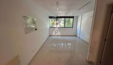 Sala comercial na Desembargador Izidro, Tijuca In offices