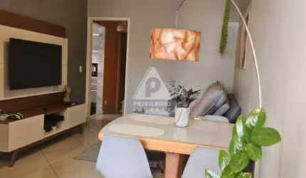 Lindo Apartamento mobiliado à venda no Maracanã