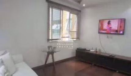 Vendo apartamento 1 quarto mobiliado com dependência.