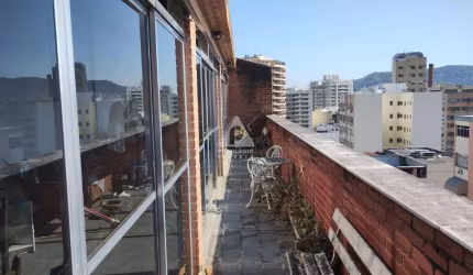 Apartamento cobertura à venda, 4 quartos, 2 suítes, 132m², 170m do Metrô Uruguai, Tijuca-RJ.