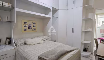 Apartamento de 2 quartos à venda, com 1 vaga na escritura ,próximo metro Saens Pena, em localizaçao perfeita