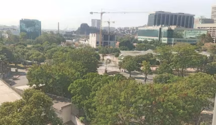 Conjugado, em excelente localização, próximo ao metrô do Estácio