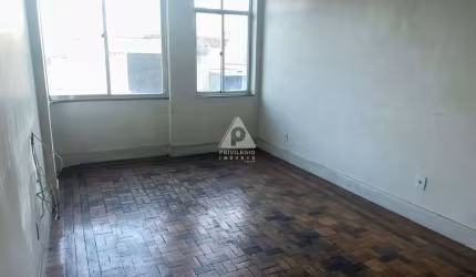 Apartamento à venda de 2 quartos na Praca da Bandeira