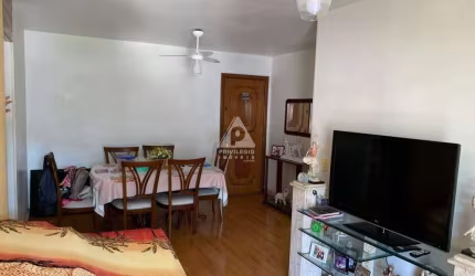 Apto 2 quartos com varanda em Vila Isabel varandão 1 suite sala cozinha c/área conjugada vaga escritura