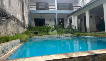 Casa de rua com 6 quartos à venda na Tijuca