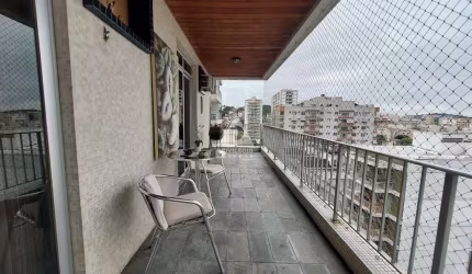 3 quartos com 1 suite, com 2 vagas