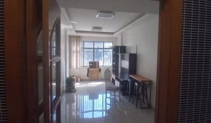 Apartamento de 115m, 3 quartos com armários planejados, sala e cozinha ampla. 1 Vaga.