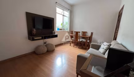 Apartamento de 2 quartos com suíte, próximo ao Largo da Segunda Feira e Metro da São Francisco Xavier
