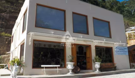 Imperdível Prédio Comercial com Terreno no Centro de Itaipava - Petrópolis