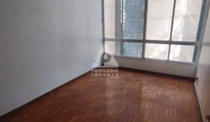 Sala quarto com dependência e vaga na escritura no Centro do Rio