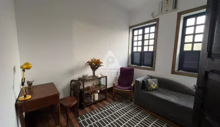 casa de vila, vaga na frente da casa