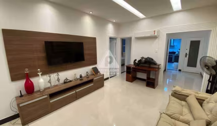 Apartamento Reformado no coração de Copacabana com vaga na escritura