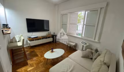 Sala e quarto, vaga na escritura, portaria 24H, reformado, localização privilegiada