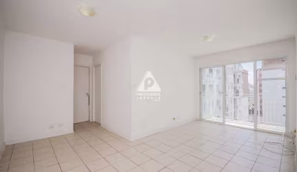 Apartamento 2 quartos sala com varanda infraestrutura total 1 vaga Centro.
