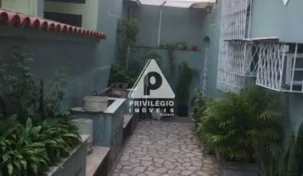 Casa vila 1 quatro terraco varanda bem localizada Penha