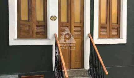 CASA DE VILA, 2 QUARTOS, 2 VAGAS, NA RUA BARÃO DO BOM RETIRO/ COLÉGIO PEDRO II