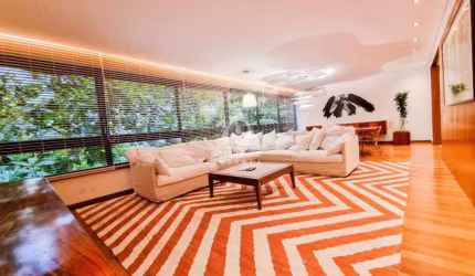 Apartamento 3 quartos à venda! Todo reformado; 1 vaga; quadra da praia - Leblon/RJ