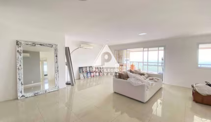 Excelente apartamento 3 quartos na Barra da Tijuca