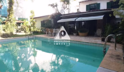 Casa de rua à venda, 4 quartos, 3 suítes, 2 vagas, Recreio dos Bandeirantes - RIO DE JANEIRO/RJ