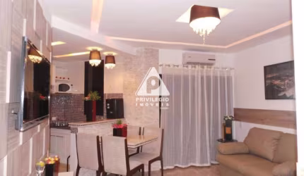 Flat original 2 quartos dividido em 2 apartamentos em Copacabana - RJ
