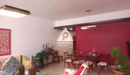 Colado Praia do Flamengo, 3 quartos com 1 vaga na convenção do condomínio garantida