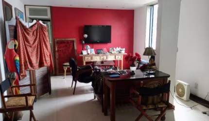 Sala, 2 quartos, dependências completas, 1 vaga na escritura