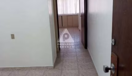 Sala comercial na Saens Pena com vaga escriturada