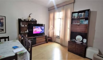 Apartamento com 3 Quartos e 2 banheiros à Venda, 110 m² por R$ 1.200.000