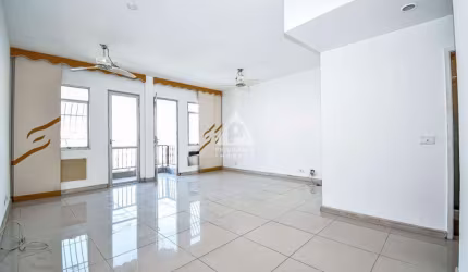 Privilégio Imóveis vende: Excelente Cobertura Triplex em Vila Isabel, 3 quarto ( sendo um suíte ), sala ampla, 3 banheiros.