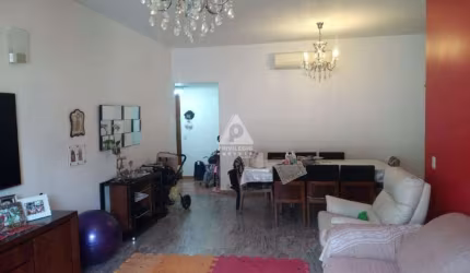 Apartamento 3qtos com suíte e duas vagas na escritura Colado no Metrô Uruguai
