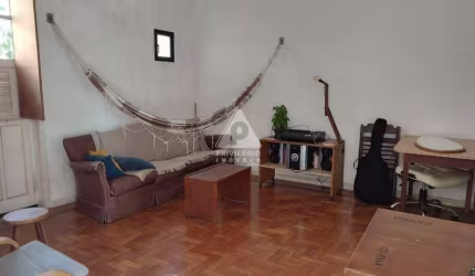 Apartamento a venda na Saúde com 2 Quartos e Varanda