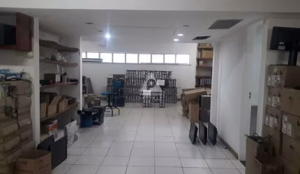 Sala Comercial no Centro com 197m2