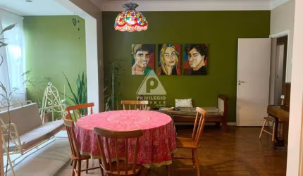 Privilégio Imóveis vende: Excelente imóvel 4 Quartos, 1 Suíte master, 1 Vaga