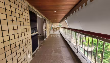 Cobertura duplex à venda, com 3 quartos, 2 suítes, 1 vaga, em Laranjeiras, Rio de Janeiro!