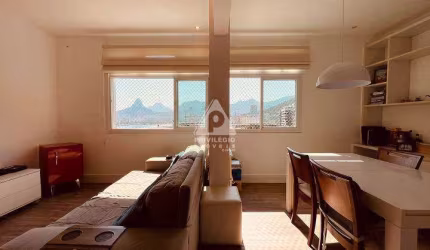 Apartamento à venda com 2 quartos, 71m², portaria 24H, playground, vaga