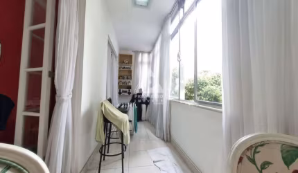 Apto garden, 4 quartos, 1 suíte, com área externa! Posto 4!