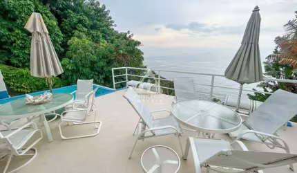 Mansão à venda no Joá, vista deslumbrante para o Mar, vista Pedra da Gávea, área de lazer completa