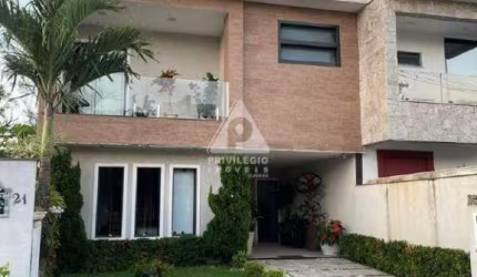 Casa 4 quartos, 3 suítes, 3 vagas, Recreio dos Bandeirantes/RJ