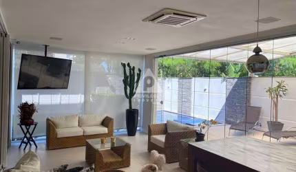 Casa em condomínio,5 suítes,Recreio dos Bandeirantes.