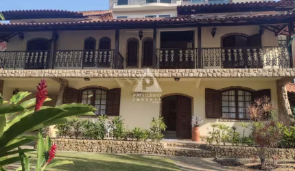 CASA NO BOSQUE DA BOIUNA