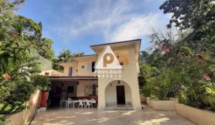 Excepcional casa duplex 5 quartos, ao lado do Instituto Casa Roberto Marinho