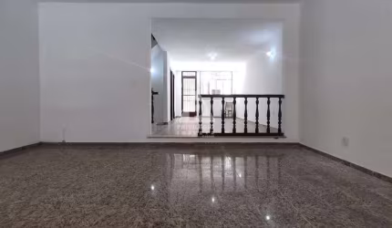 Excelente Casa de vila no Humaitá