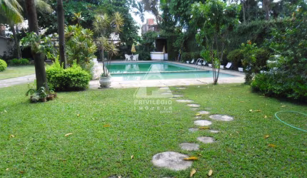 Terreno linear 2 mil metros quadrados com 2 casas