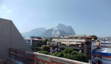 Cobertura duplex em otima localização na Barra da tijuca Excelente Oportunidade
