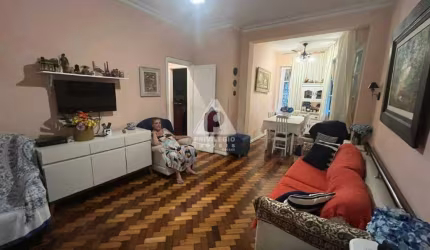 2 quartos sendo 1 suíte, dependência, portaria 24H
